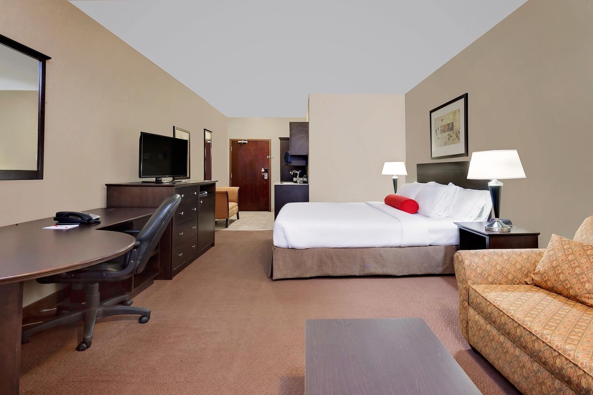 Hotel Ramada By Wyndham Camrose Esterno foto