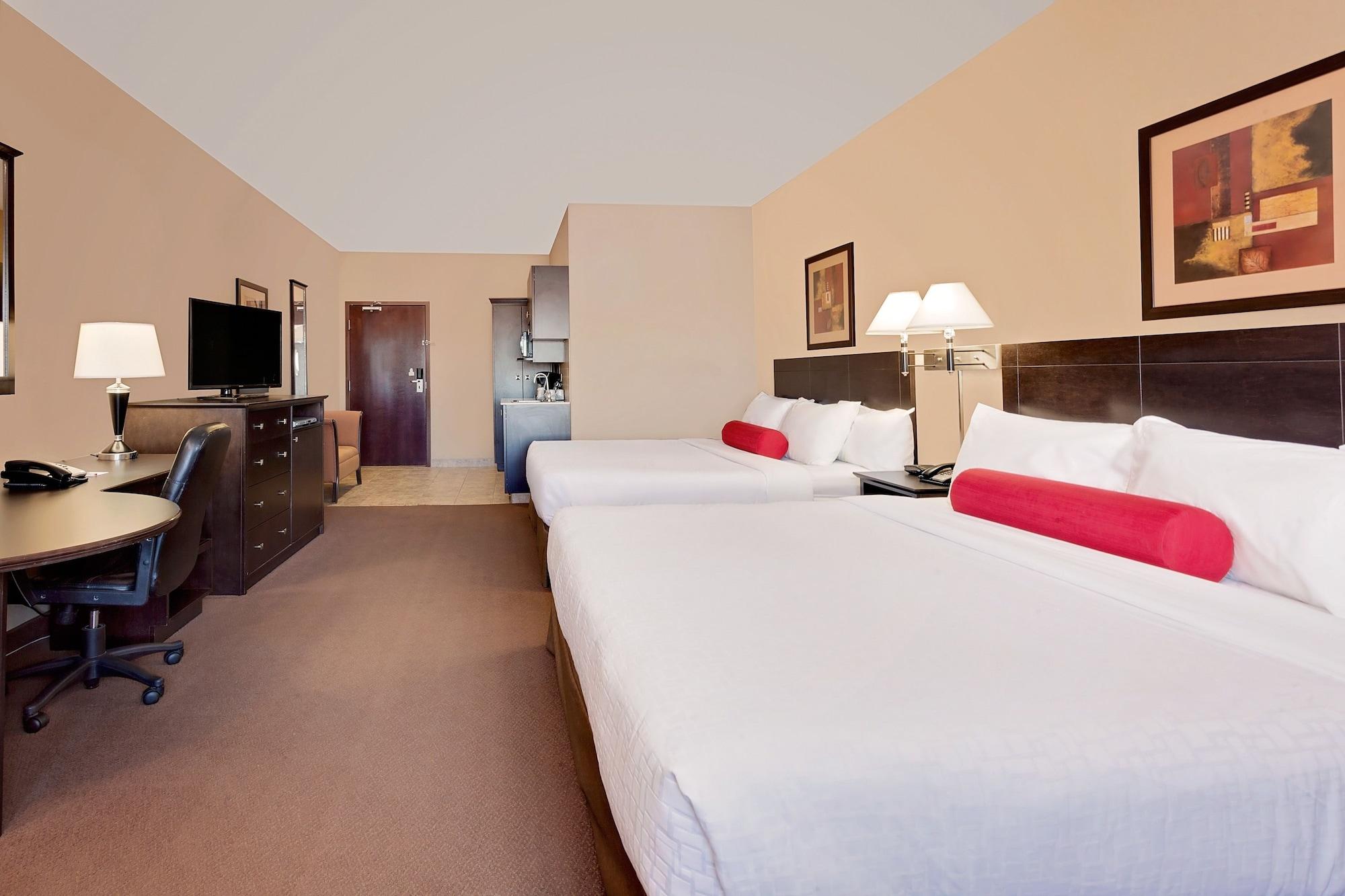 Hotel Ramada By Wyndham Camrose Esterno foto